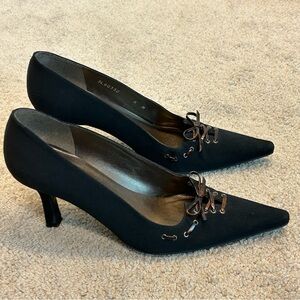 Stuart Weitzman black tortoise patent tie bow kitten heel pumps Sz 8 classy